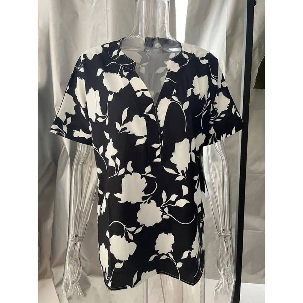 Everyday the Label Full Size Printed Notched Short Sleeve Blouse Women Black - Picture 3 of 5